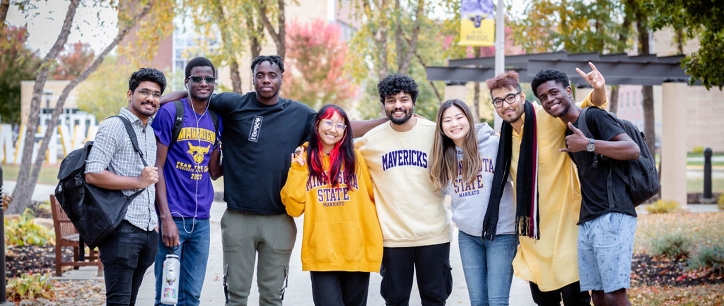 Global Education diversified students posing for a group photo