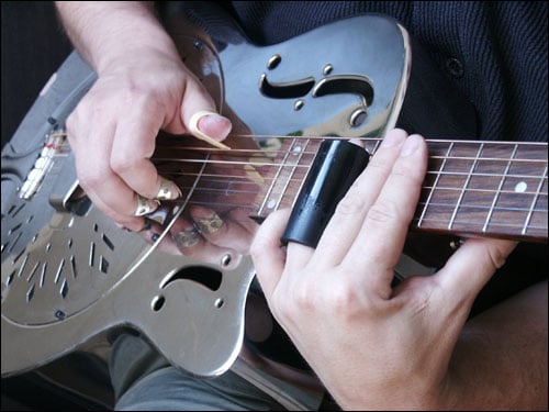 Blues slide guitar 